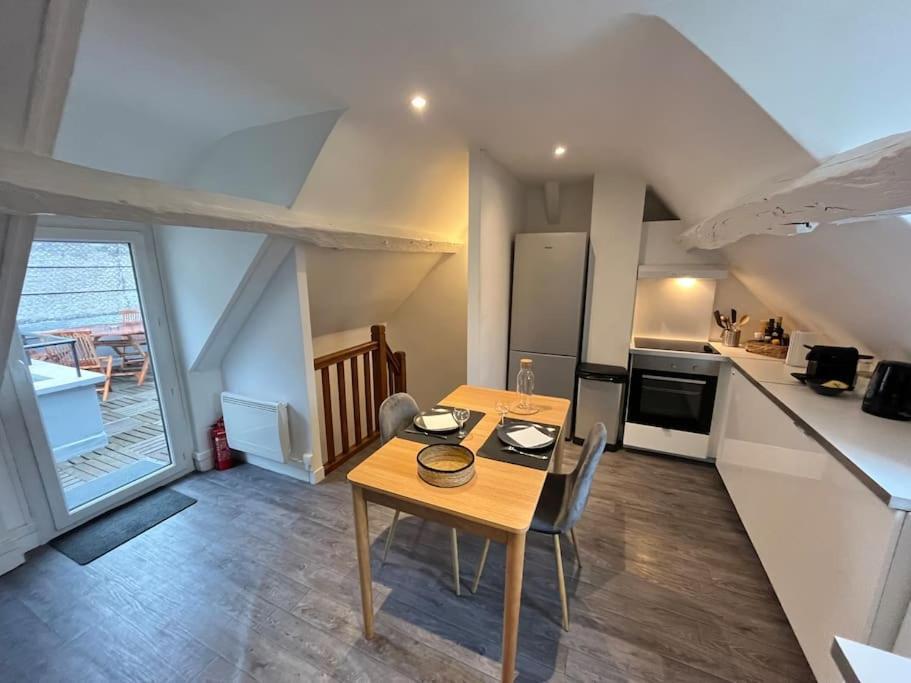 Appartement Avec Terrasse En Plein Coeur De Vernon Vernon  Eksteriør billede